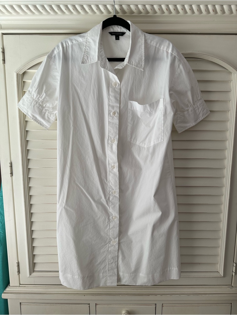 Banana Republic. White Short-Sleeve Button-Up Shirt dress